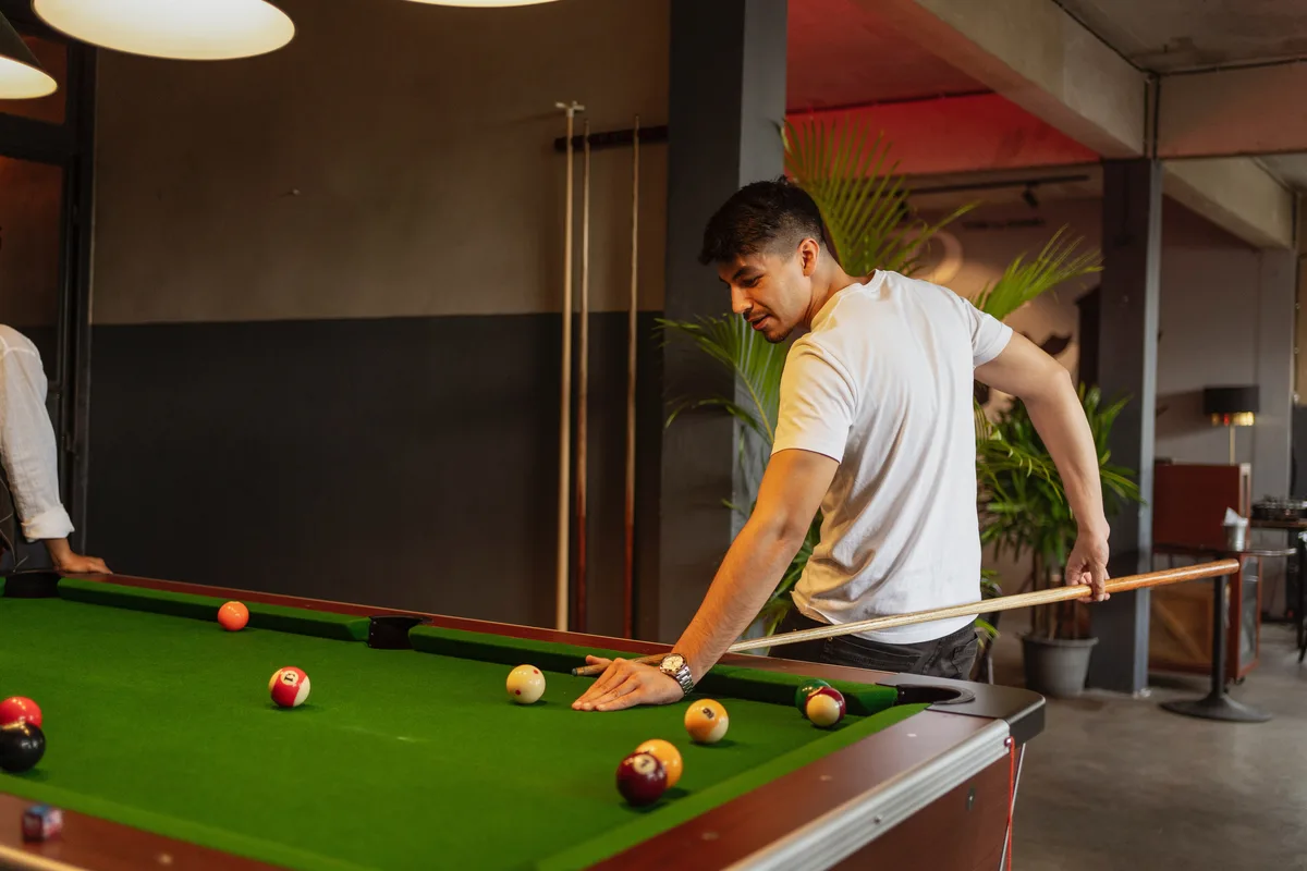 How to Aim in Pool: The Complete Guide