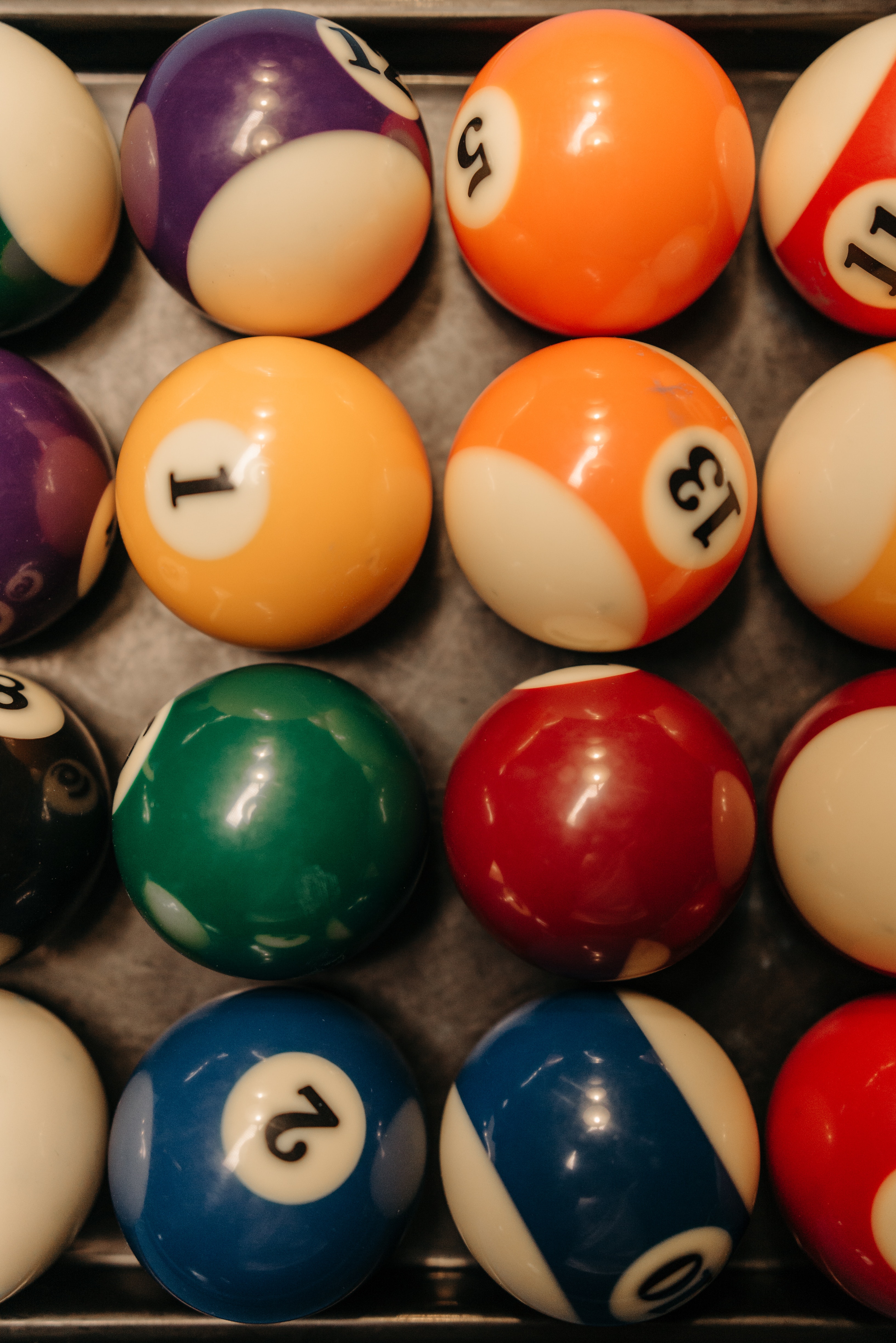 How Does a Pool Table Recognize the Cue Ball?